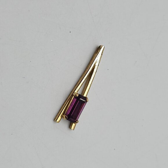Vintage Avon Gold Tone Pendant With Purple Rectangular Gemstone Accent - Picture 2 of 5